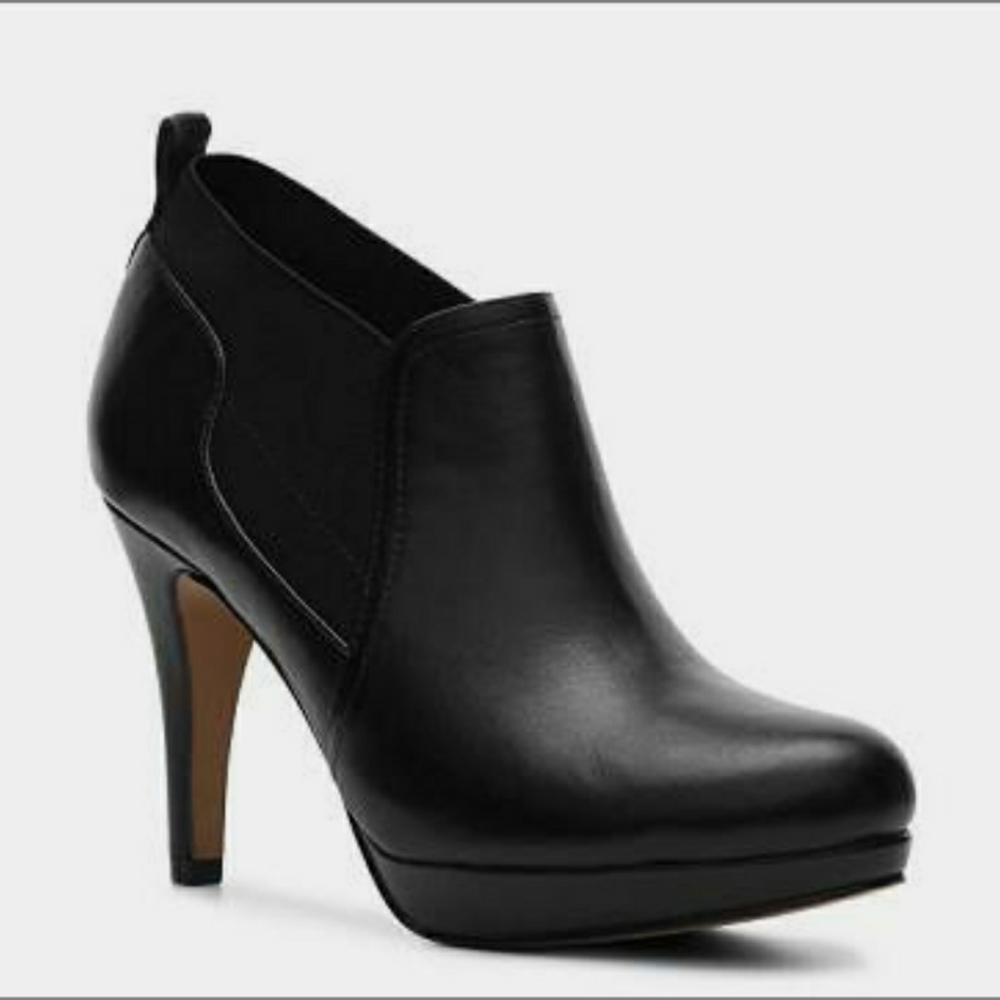 Adrienne Vittadini Black Patia Leather Heeled Plat